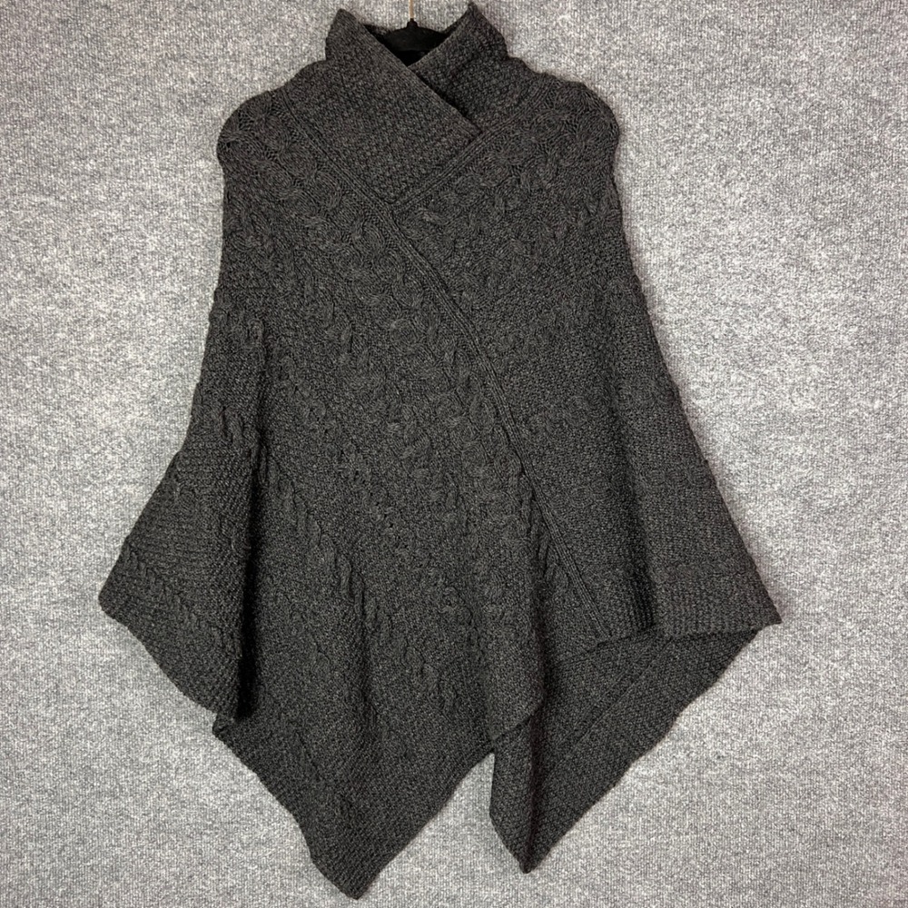 Inis Crafts Womens Charcoal Gray 100% Merino Wool Cable Knit Poncho Cape M/L - Picture 1 of 8